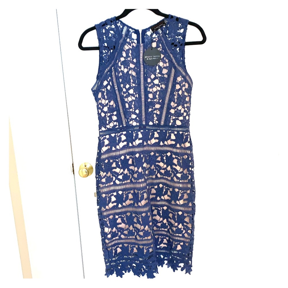 NEW stunning lace detailed dress